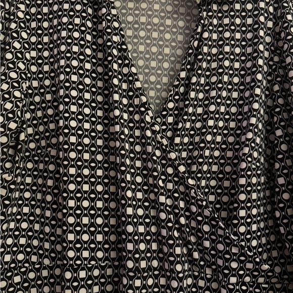 Soho geometric dress - Picture 3 of 5